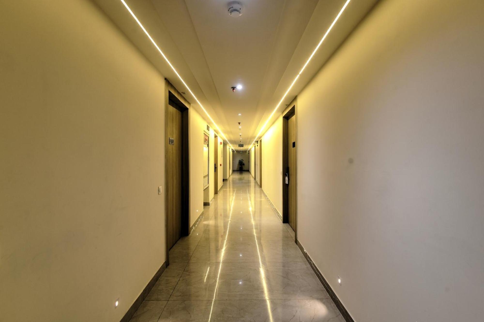 Foxoso Venue Hotel, Delhi Airport 4*