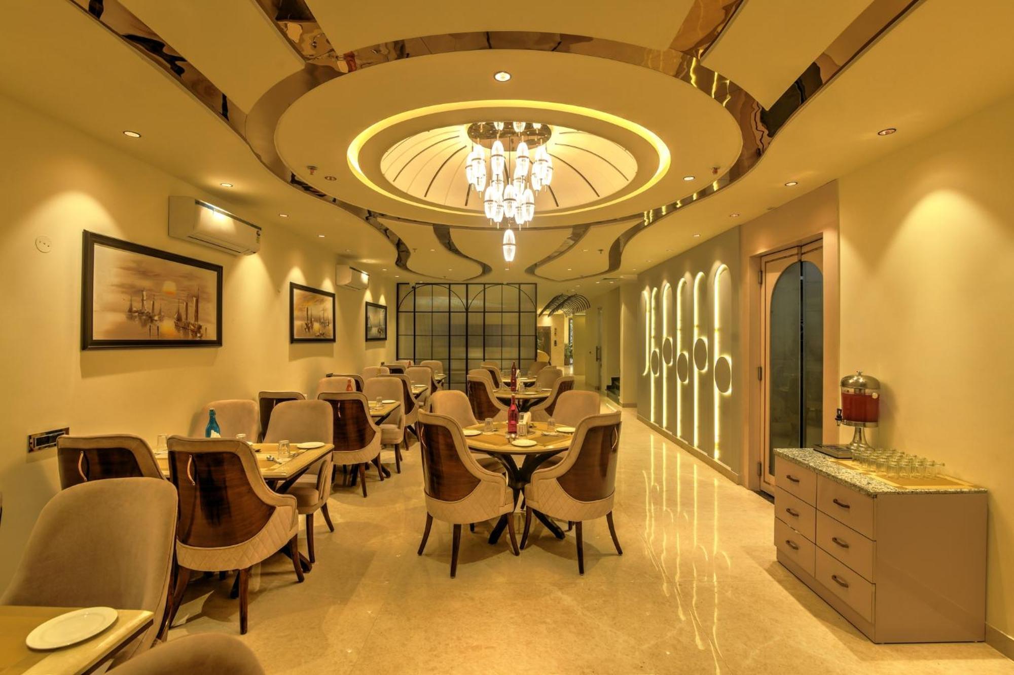 Foxoso Venue Hotel, Delhi Airport Hotel