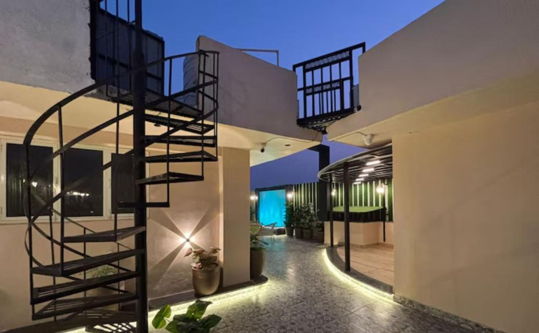 Foxoso Venue Hotel, Delhi Airport Hotel